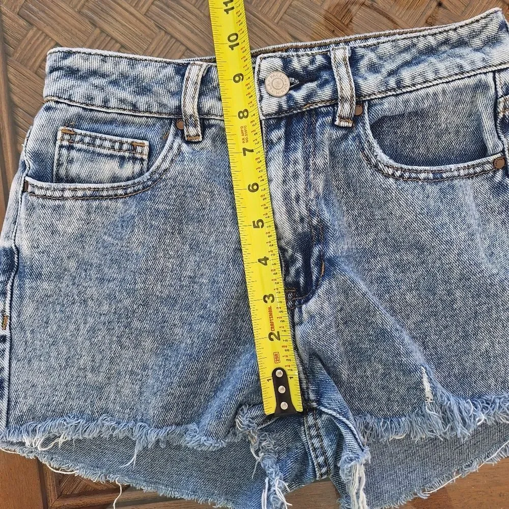 Pacsun Mom Jean Shorts Distressed Blue Denim with Frayed Hem size 23